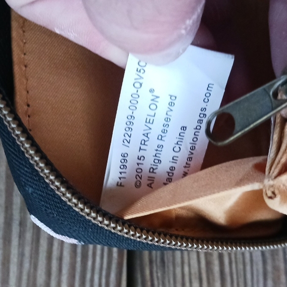 Travelon deluxe animal print wristlet - Picture 7 of 10